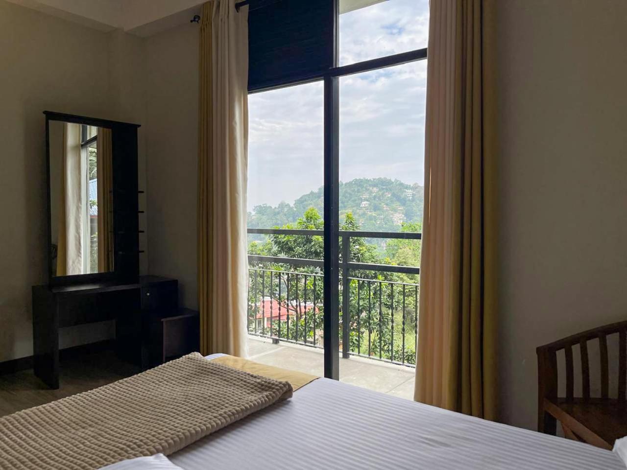 Hotel Lush Breeze Kandy Exterior foto
